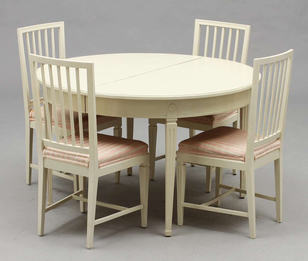 SALONGSGRUPP, 9 delar, gustaviansk stil, 1900-talets början.