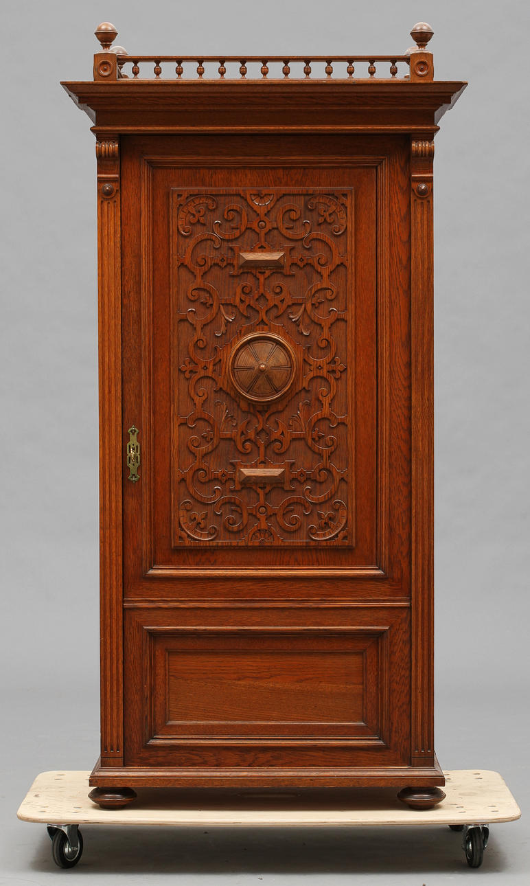 SKÅP, nyrenässans, 1800-talet slut.