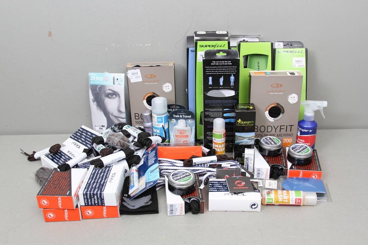 DIVERSE NYA ARTIKLAR, skosnören underställ med mera.