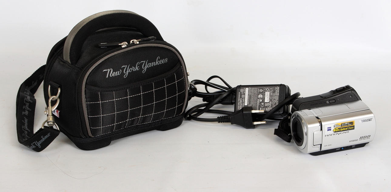 VIDEO CAMERA, Digital Handycam HDD DCR-SR35, Sony.