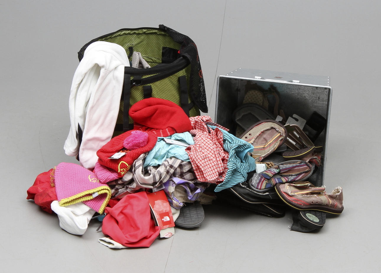 KLÄDER OCH SKOR, Sanuk Haglöfs Houdini mfl.