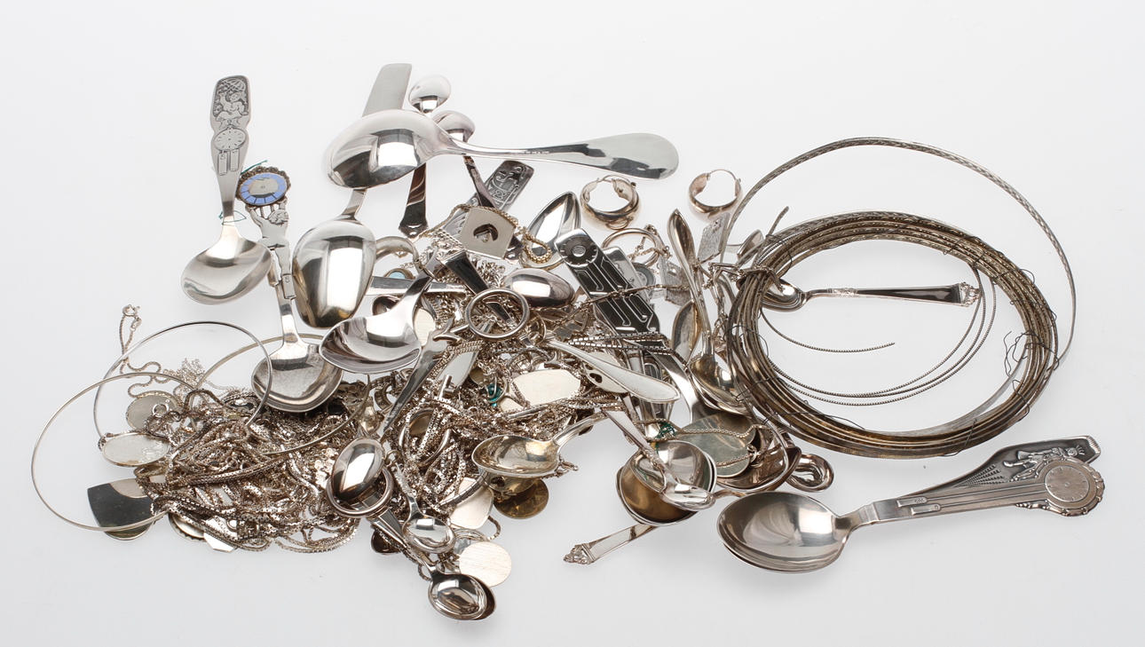 BESTICK samt SMYCKEN, silver, vikt ca 1040 gram.