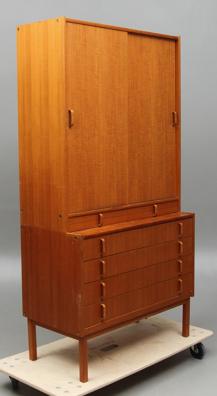 SKÅP med lådor, teak, Bertil Fridhagen Bodafors.