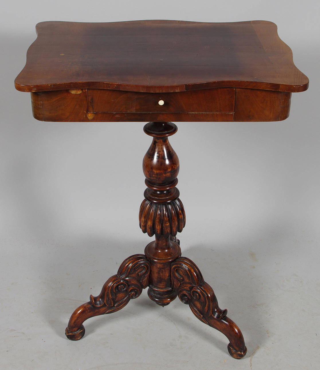 PELARBORD MED LÅDA, mahogny, rokokostil, sent 1800-tal.