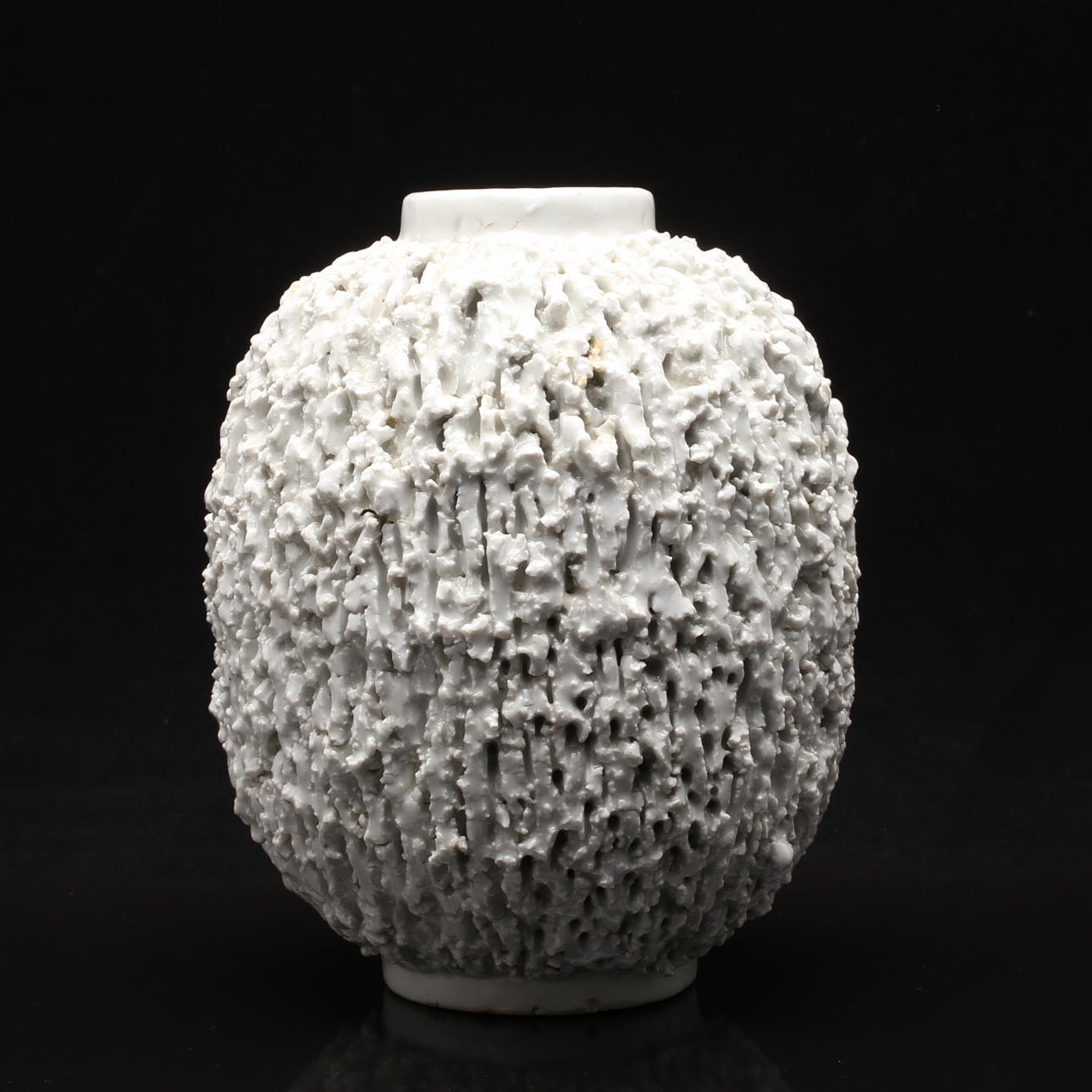 VASE, chamotte stentøj, "Igelkott" Gunnar Nylund, Rörstrand.