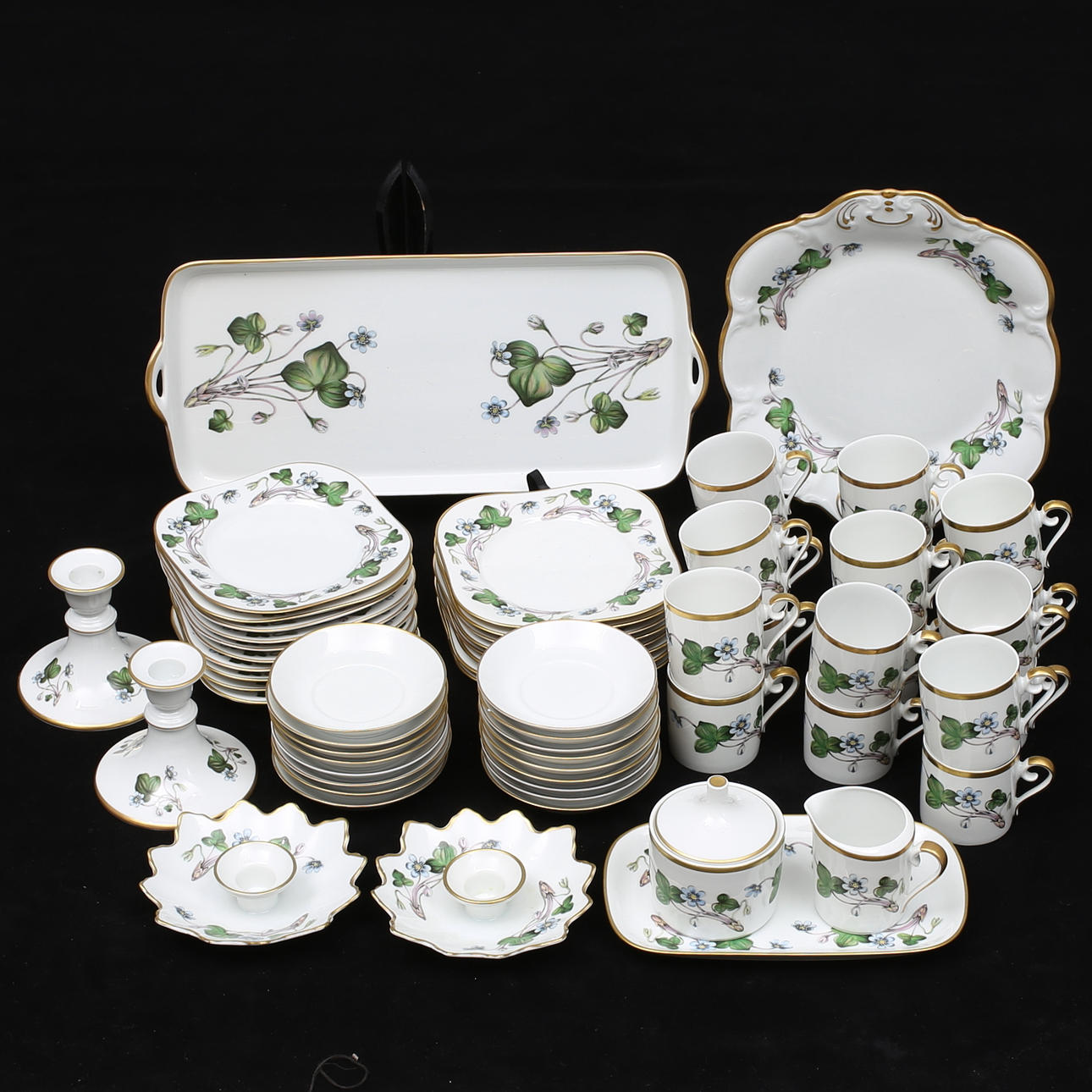 KAFFESERVIS, 62 delar, "Blåsippa", Hackefors.