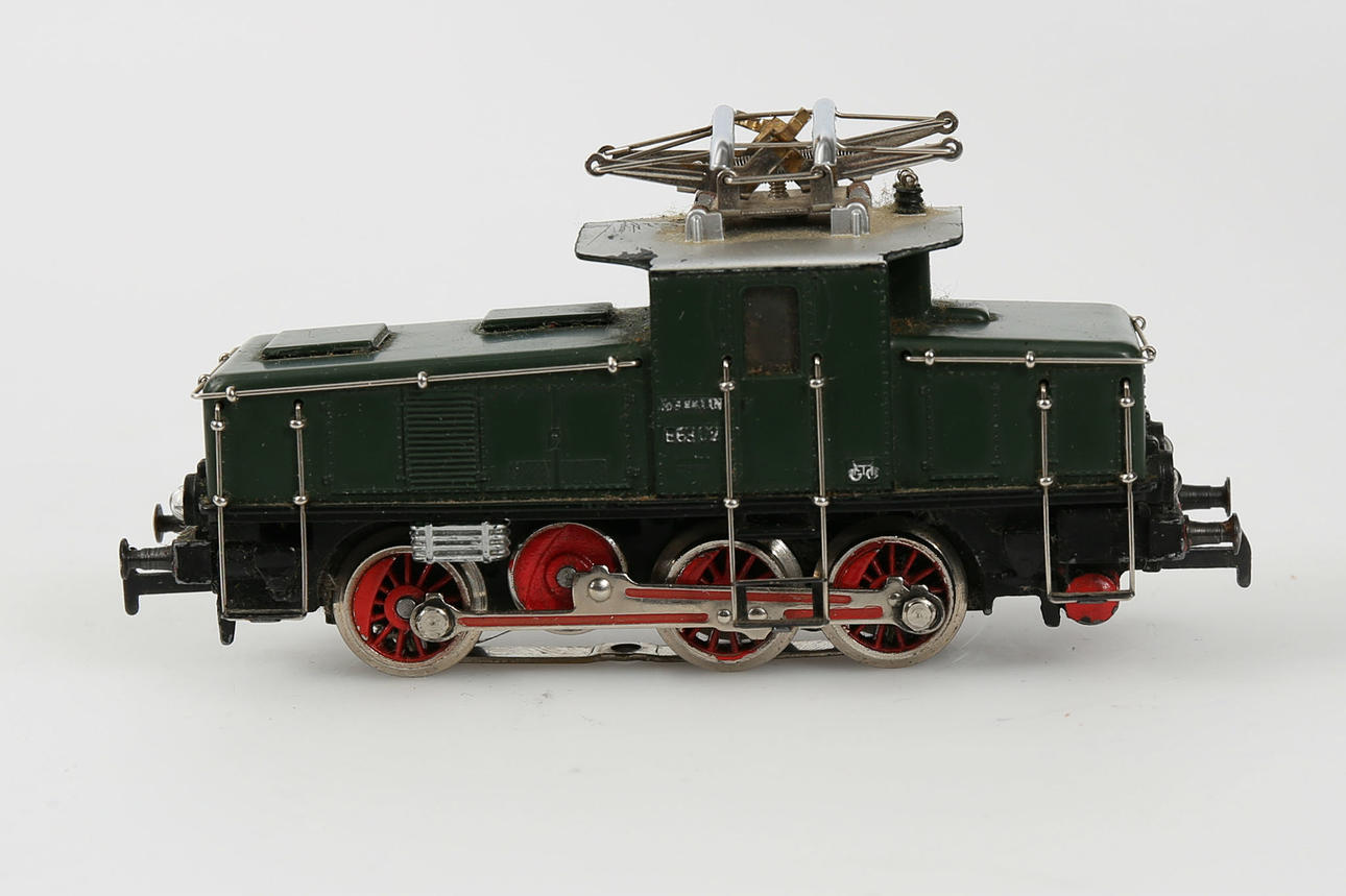 MÄRKLIN, gear locomotive, marked CE800, E6302, Germany.