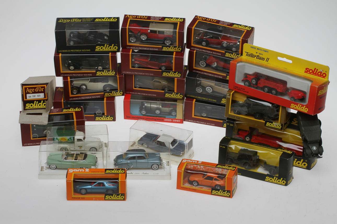 MODELLBILAR cirka 25 stycken SOLIDO. Delvis i originalkartonger.
