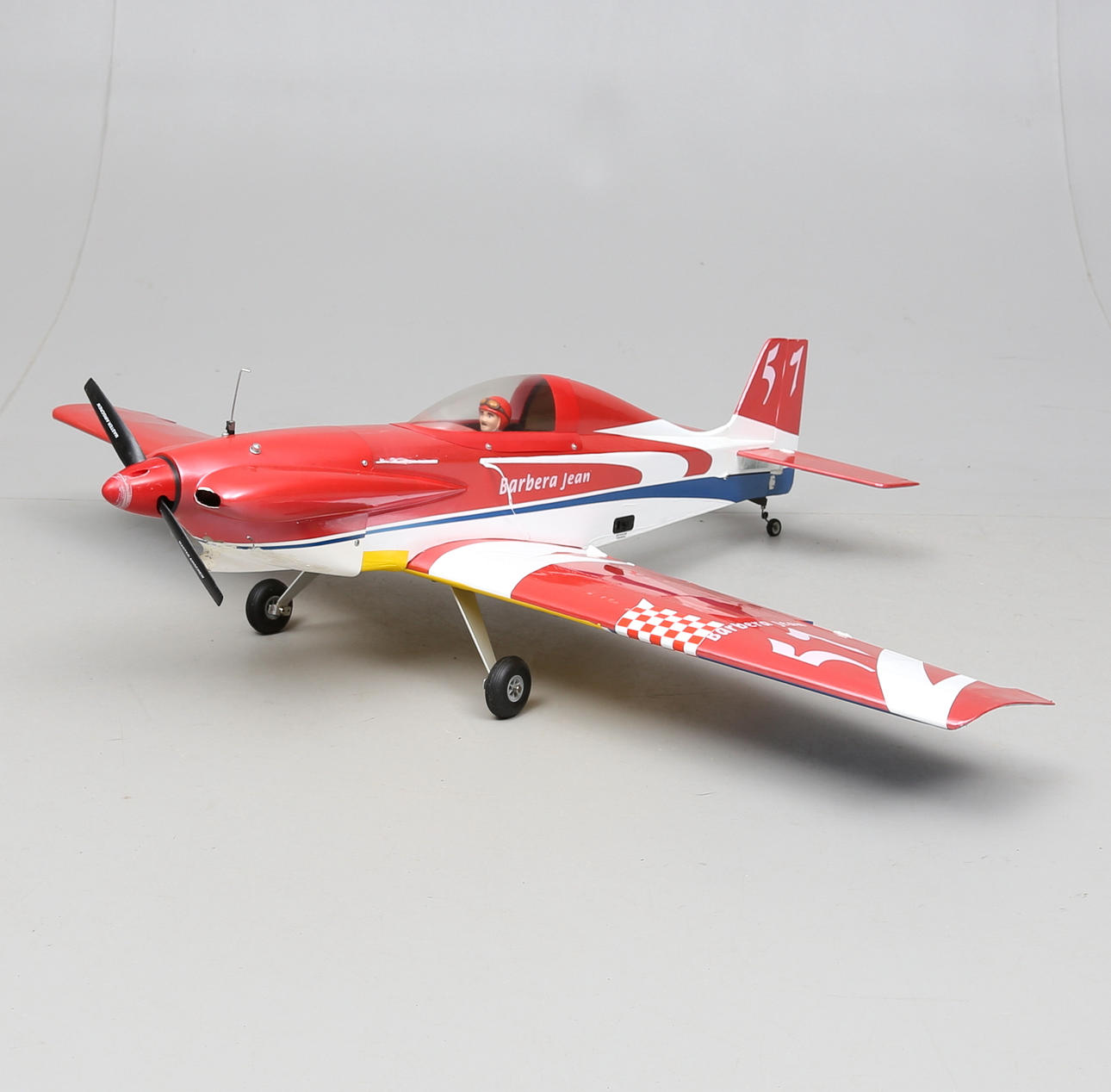 AVIÓN RC, Barbera Jean.