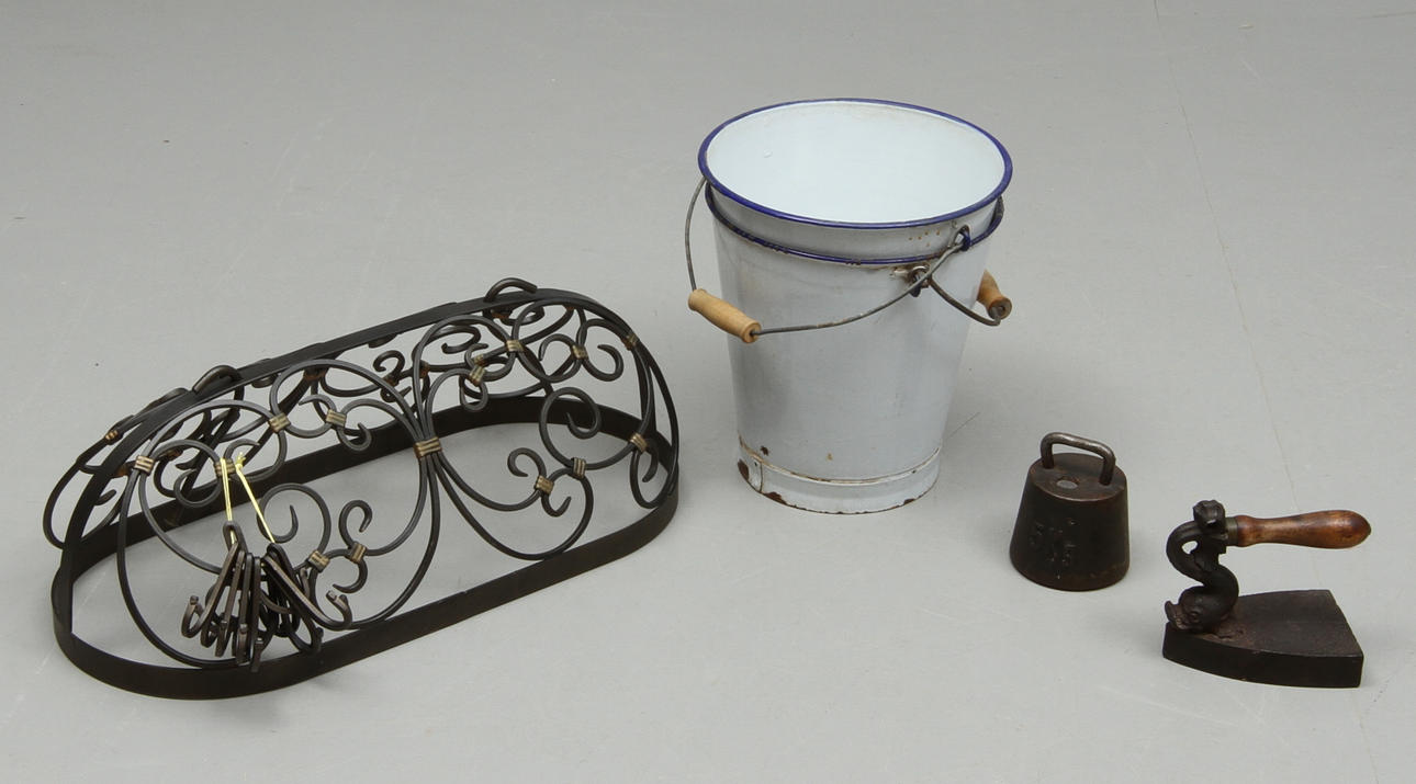 PARTI DIVERSE, 5 delar, bland annat strykjärn, emaljhinkar.