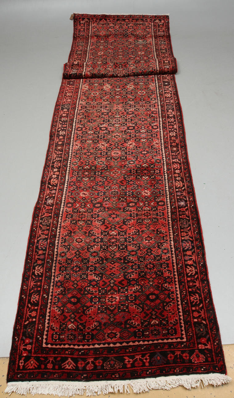 GALLERIMATTA, orientalisk, ca 420 x 115 cm.