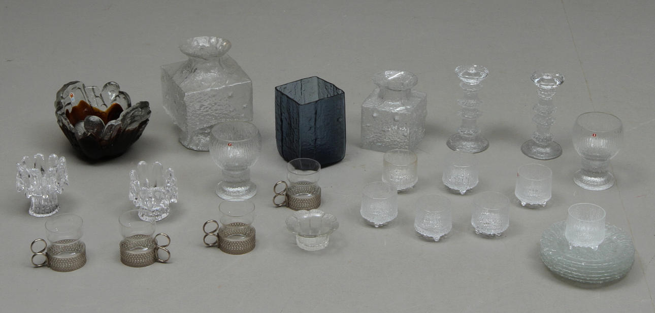 PARTI GLAS, ca 28 delar, mestadels Finland.