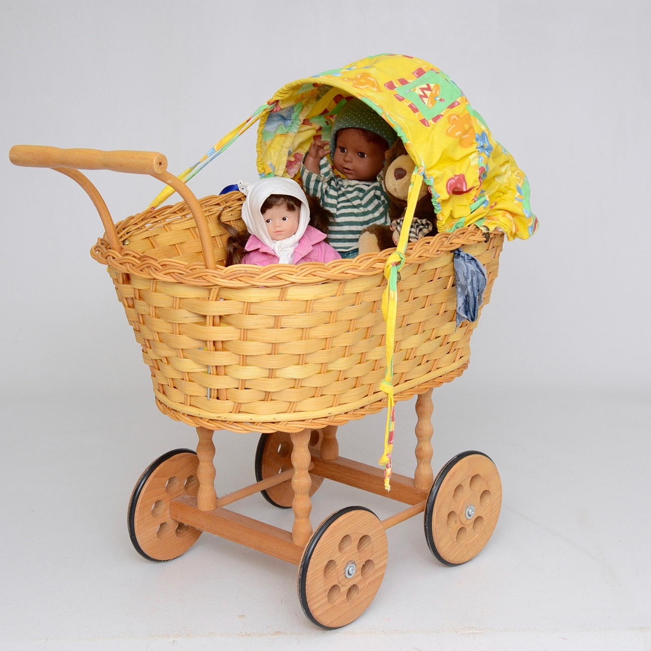 DOLL WAGON, rattan.