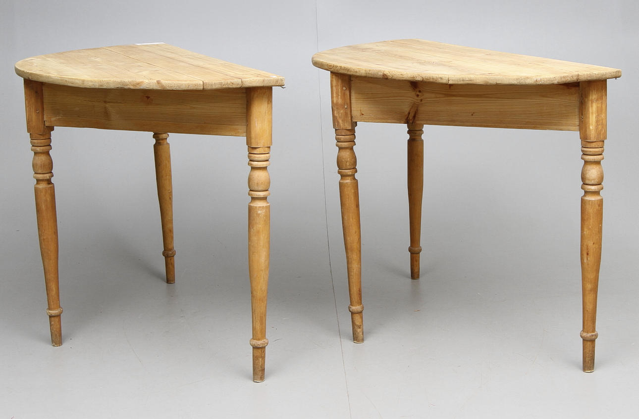 BORD, s.k Månbord C:a 1900.