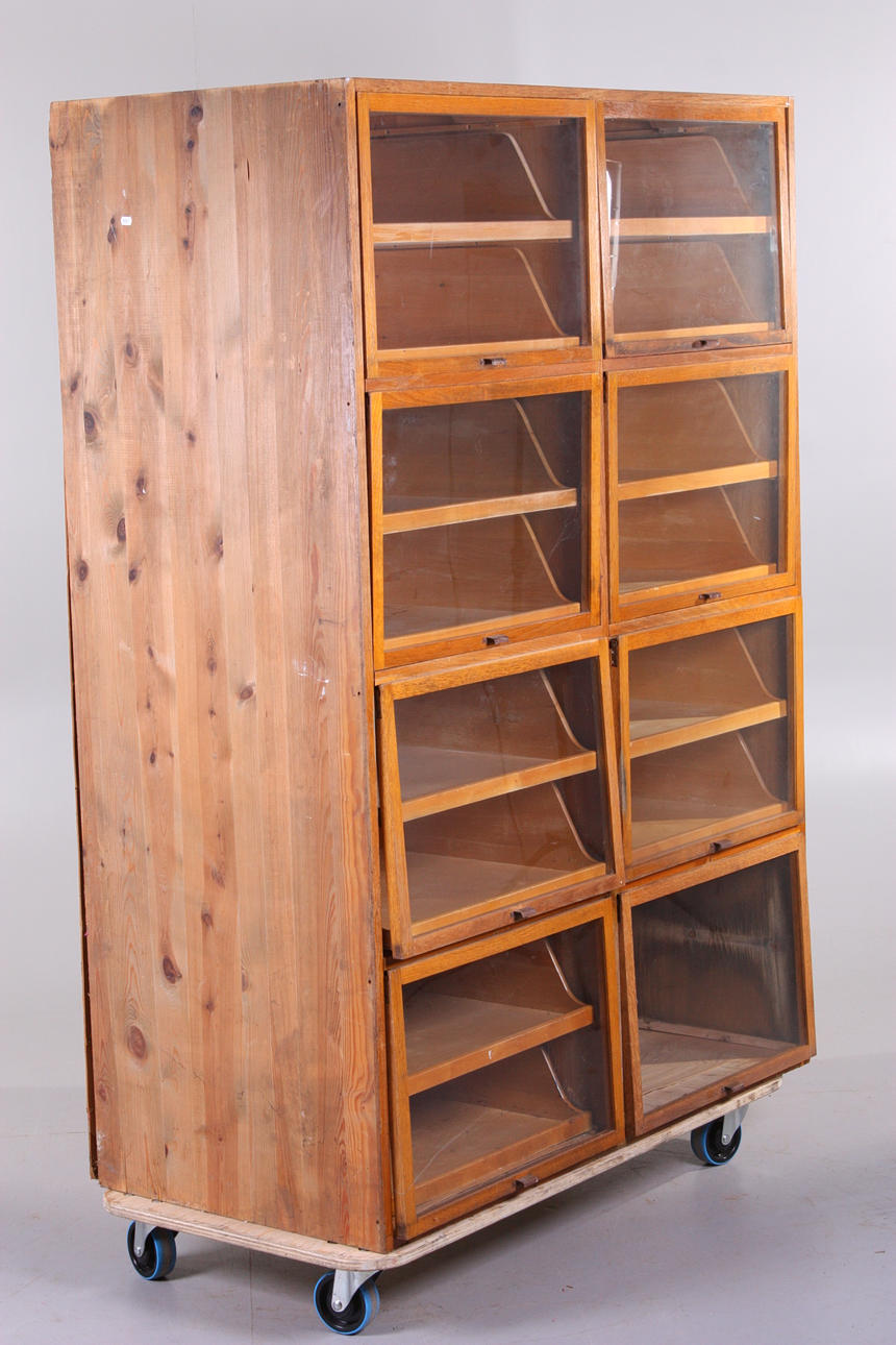 VITRINSKÅP, butiksinredning.