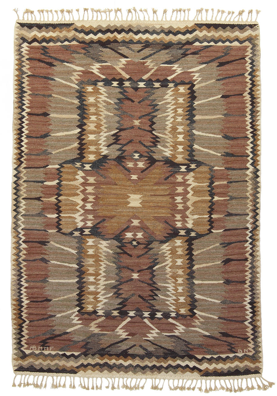 BARBRO NILSSON. Märta Måås-Fjetterström AB, Båstad. Matta "Strålblomman", gobelängteknik.