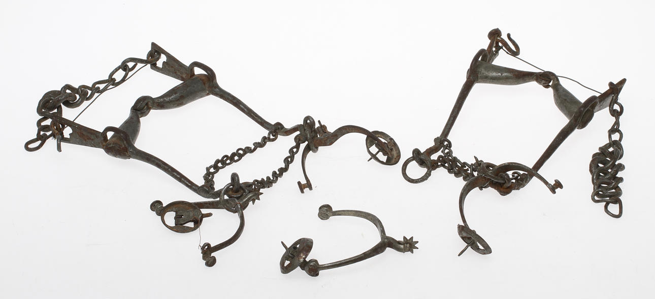 SPORRAR, 4 st, samt STÅNGBETT, 2 st, 1700/1800-tal.