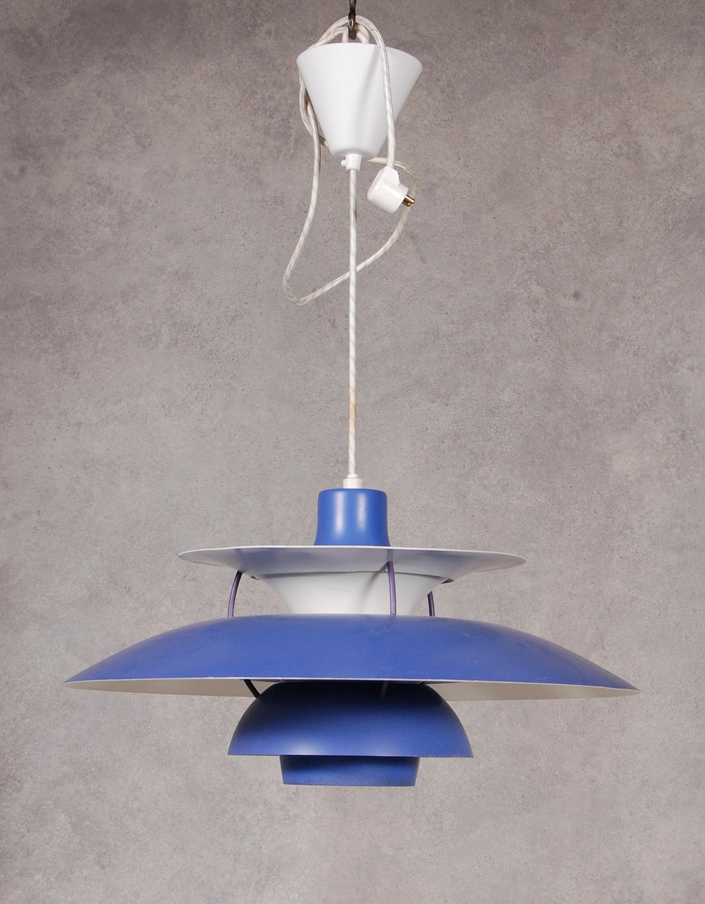 TAKLAMPA," PH 5 " Poul Henningsen för Louis Poulsen, Danmark.