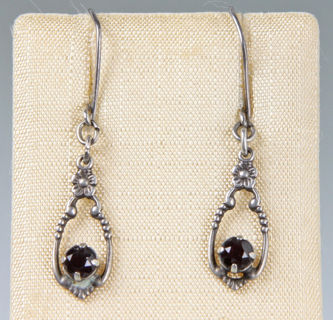 GRANAT OHRRINGE, Jugendstil, Silber 835.