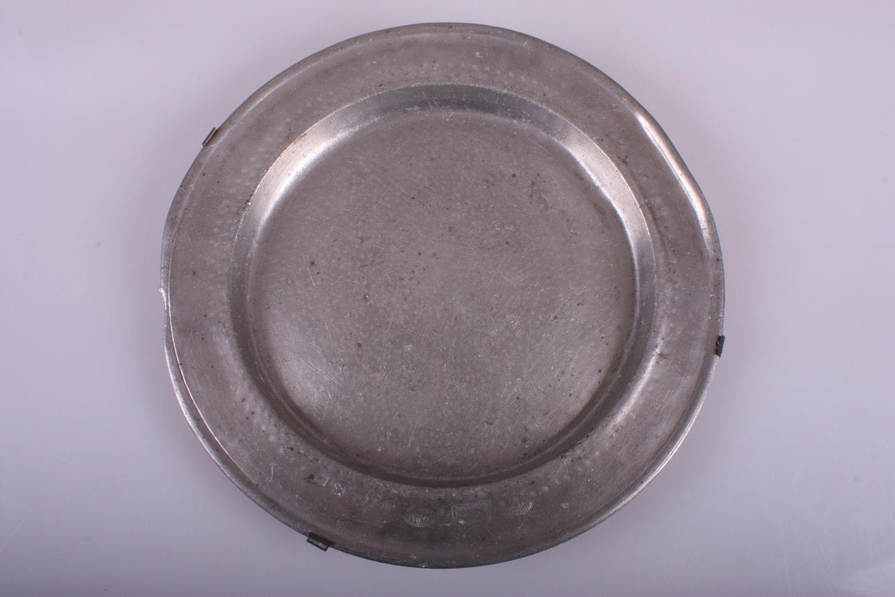 TALLRIK, Tenn, 1800-tal.