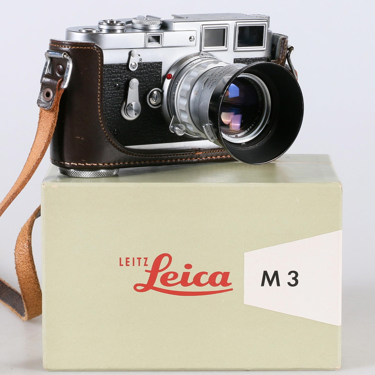 CAMERA Leica M3, and two lenses, 1950s.