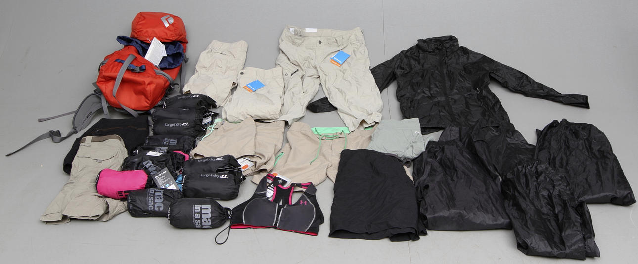 NYA KLÄDER SAMT VÄSKA, bland annat Houdini och Mac in a sac.