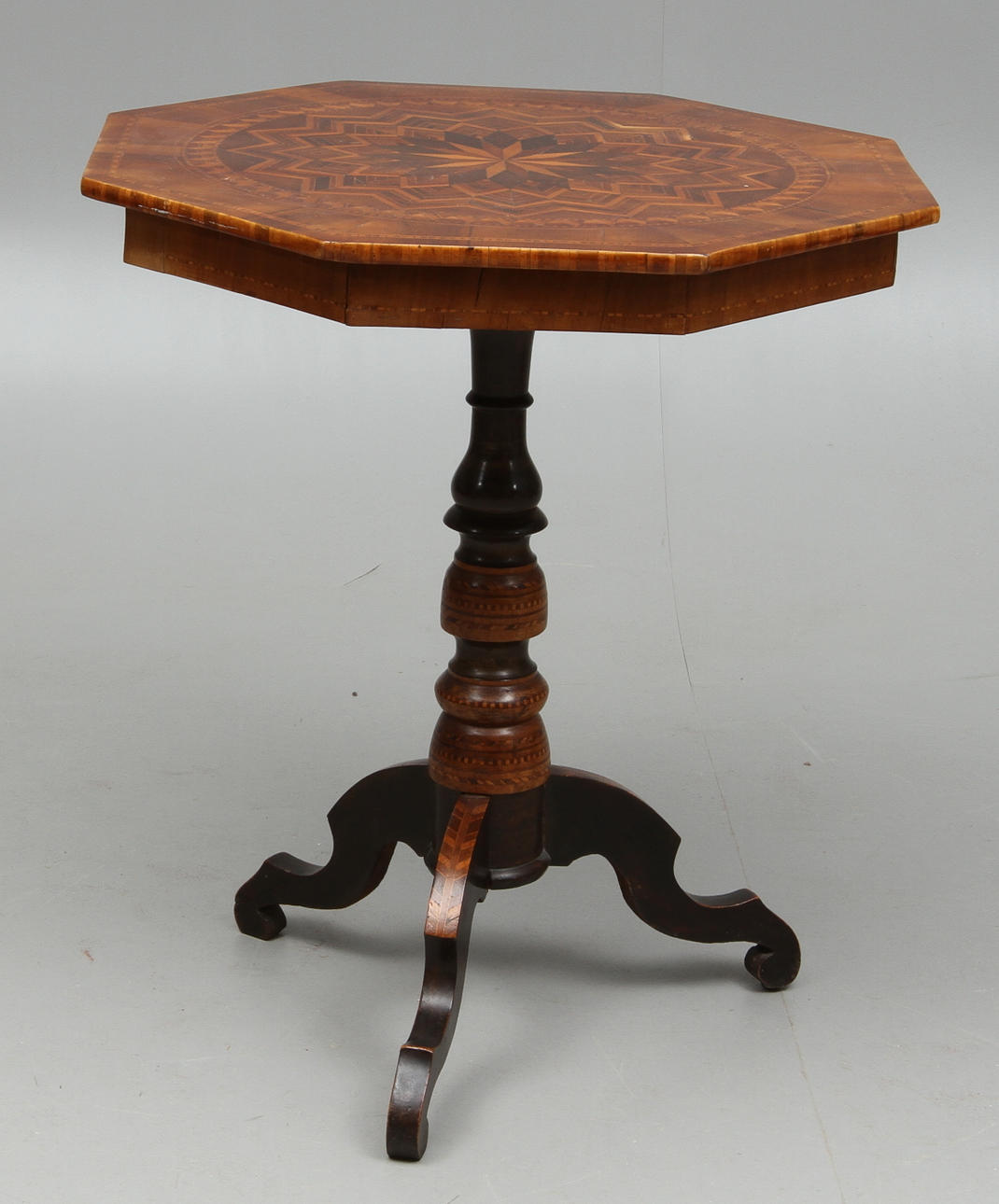 BORD, sk "tändsticksbord", Italien, 1800-tal.