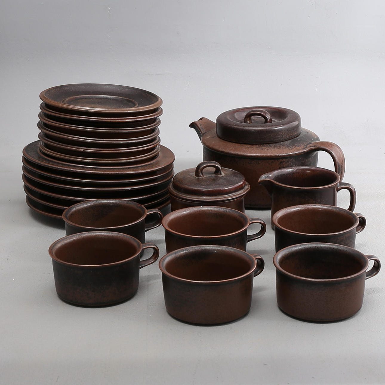 SERVIS, 21 delar, brunt stengods, Höganäs.