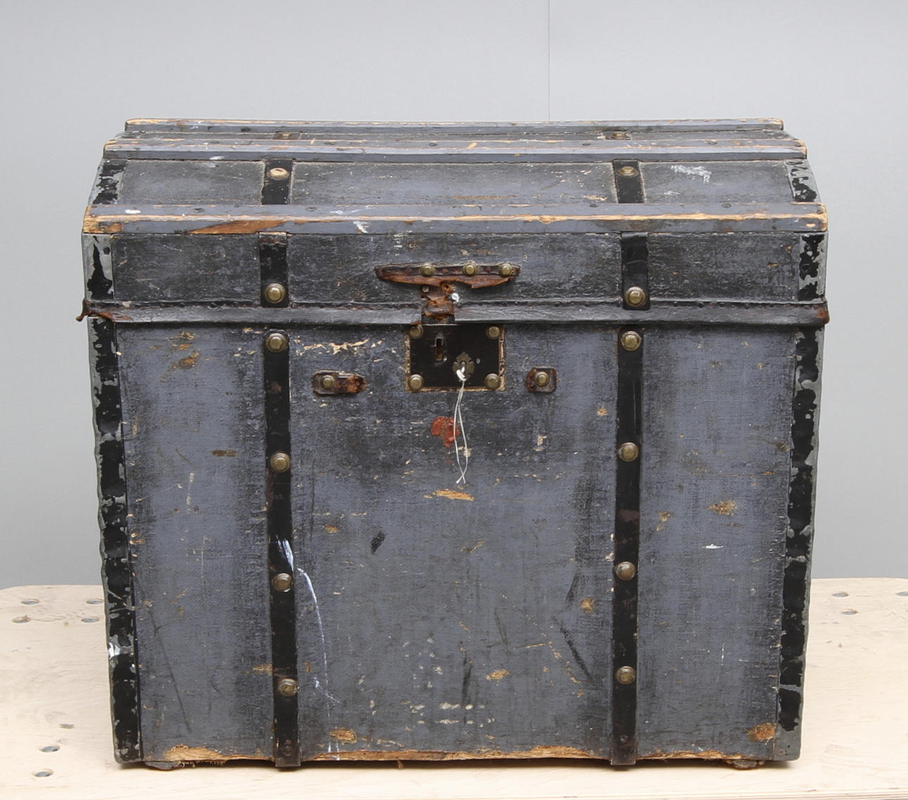 KISTA/KOFFERT, blåmålad, sekelskiftet 1800/1900.