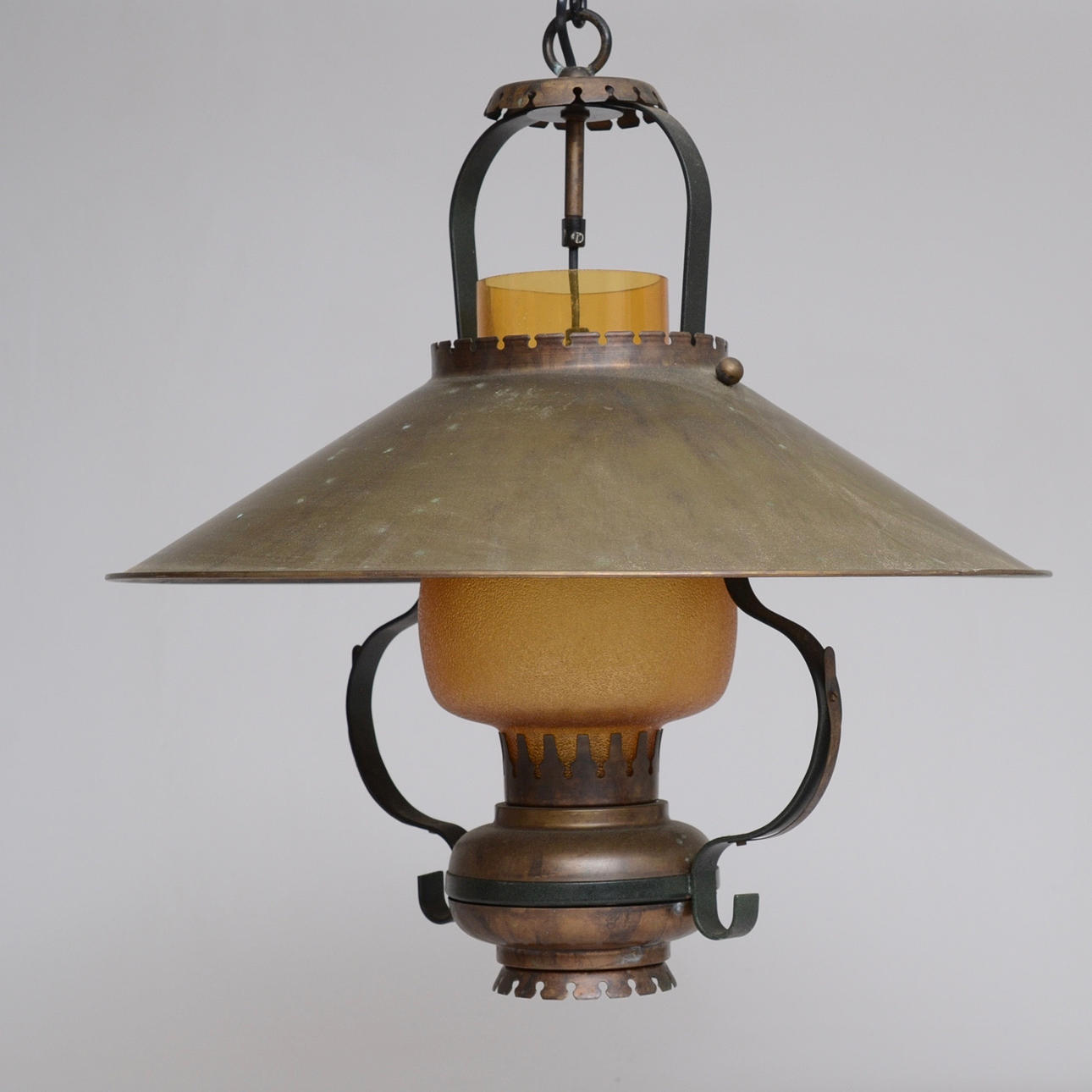 DECKENLEUCHTE im maritimen Stil.