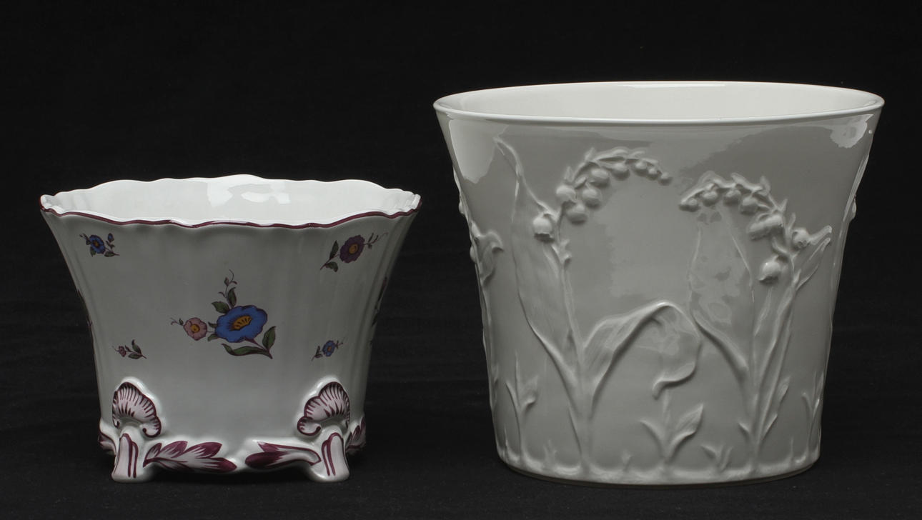 YTTERFODER, 2 st, keramik, "Liljekonvalj" Gustavsberg samt "Rörstrandia" Rörstrand.