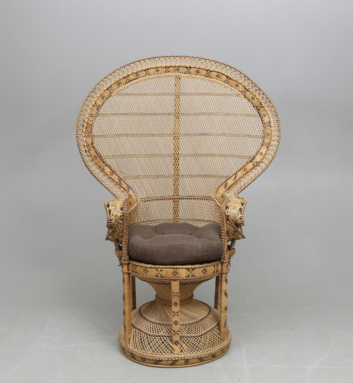 KORB-STUHL, Modell Pfau, 20. Jahrhundert.