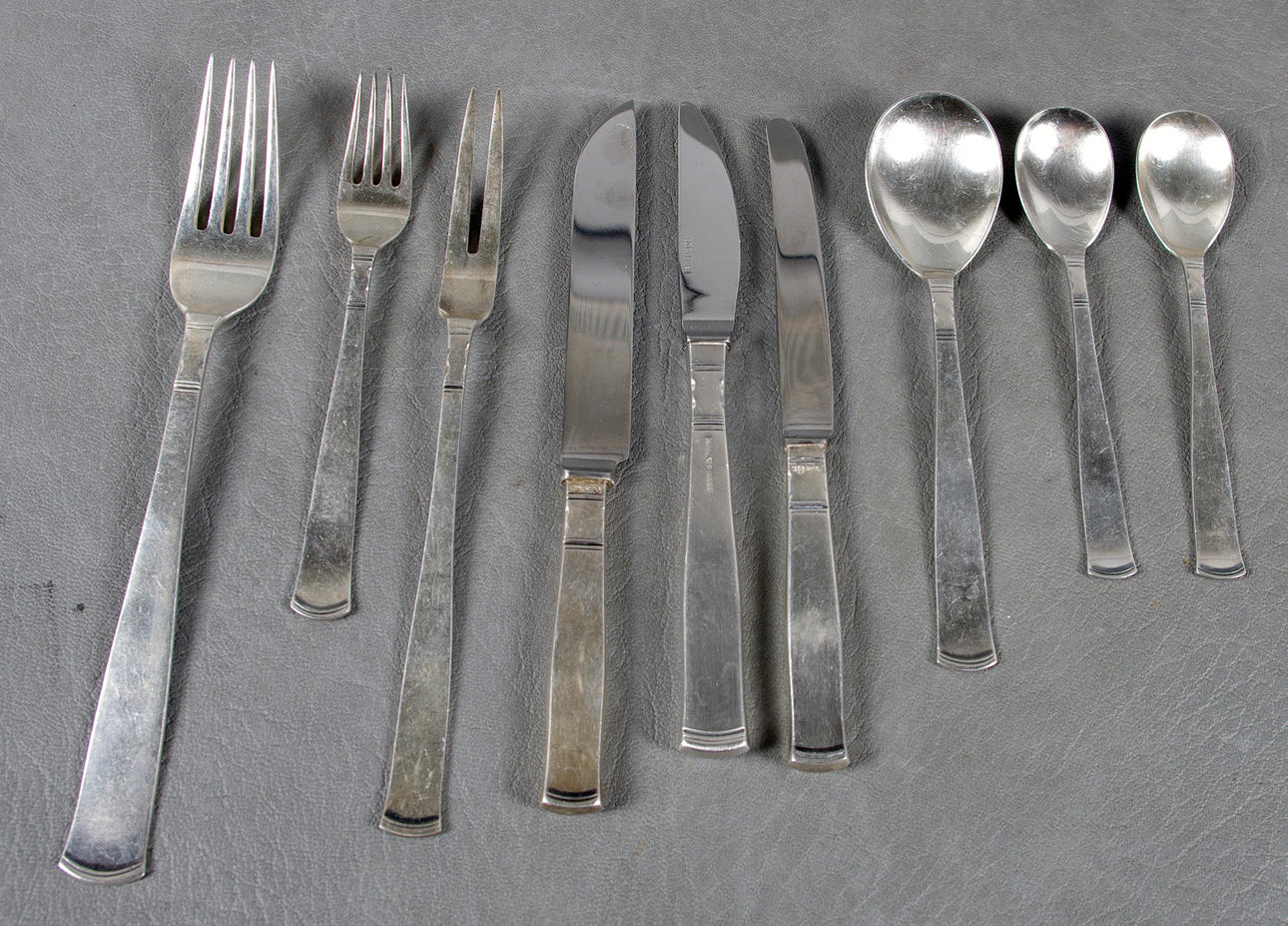 SILVERBESTICK, Rosenholm, 3 gafflar, 3 knivar, 3 skedar.