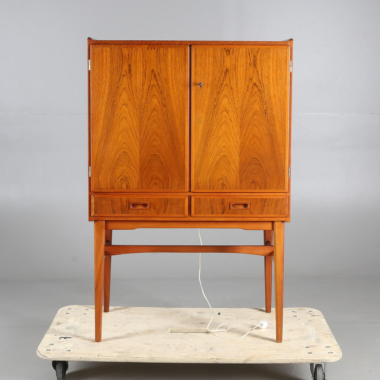 BARSKÅP, teak/mahogny, 1960-tal.