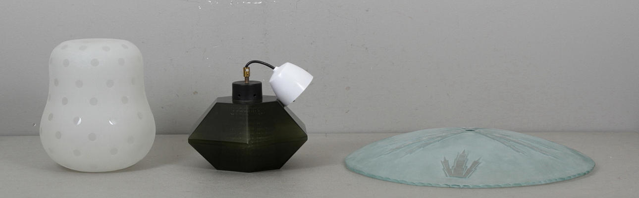 Hänglampa, 1960-tal samt 2 lampkupor 1940-tal.