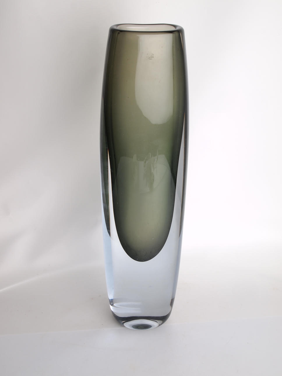 Vas, Strömbergshyttan, signerad.