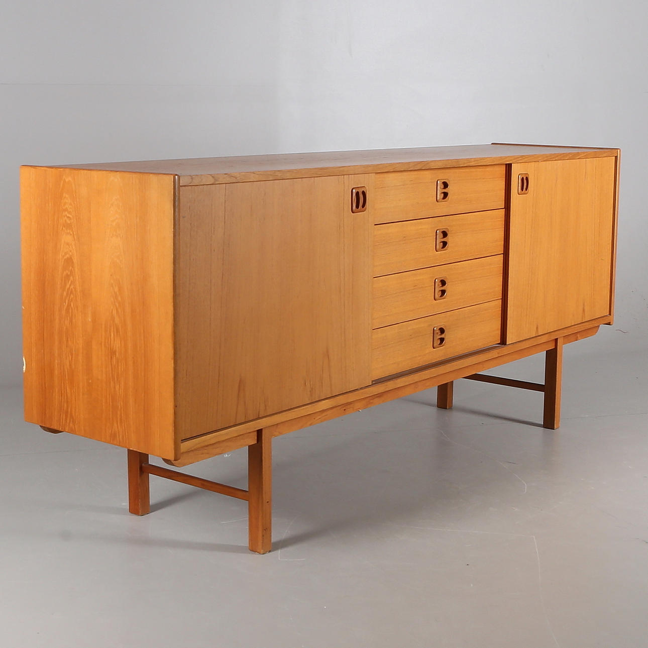 SKÆNK "Korsör", Ikea, designet i 1967.