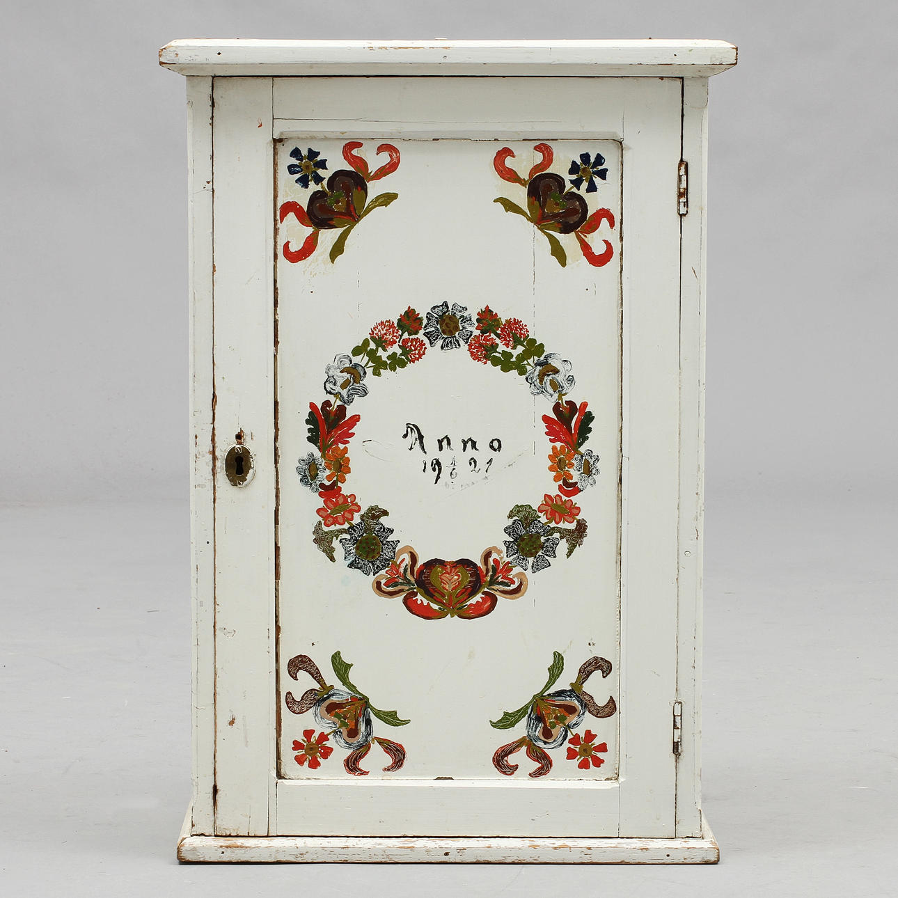 VÄGGSKÅP, 1800-tal.