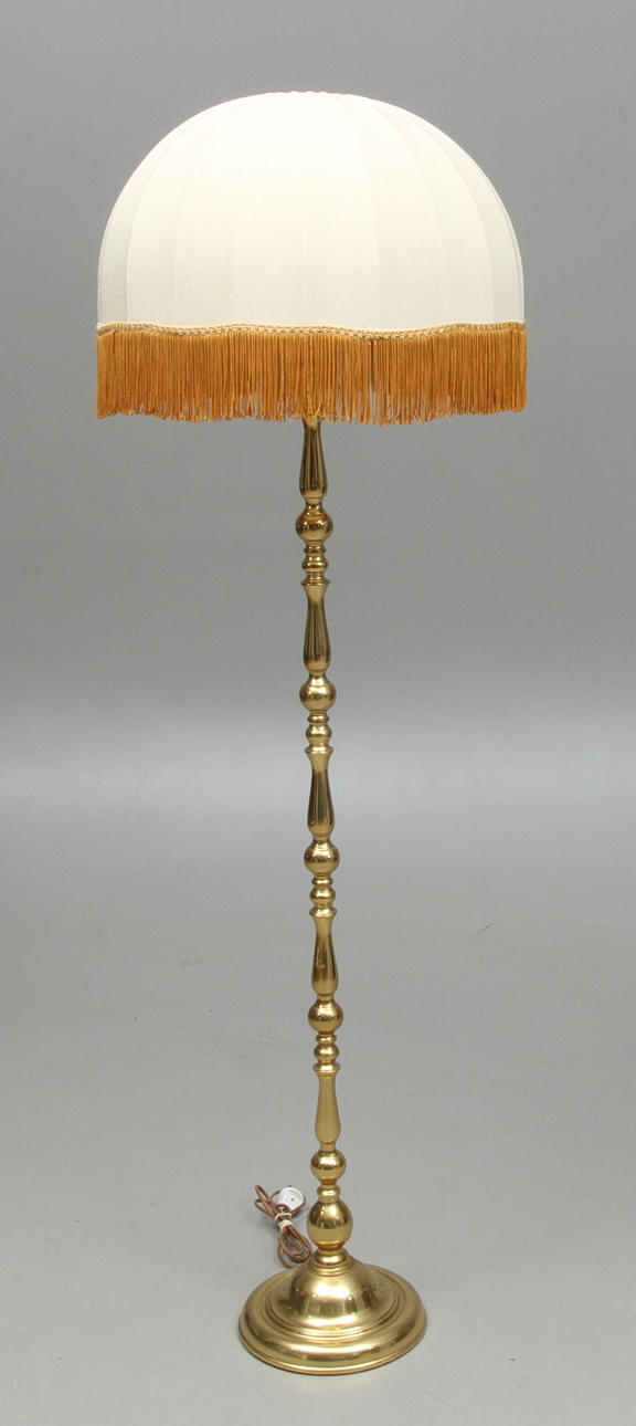 GOLVLAMPA, 1900-talets slut.