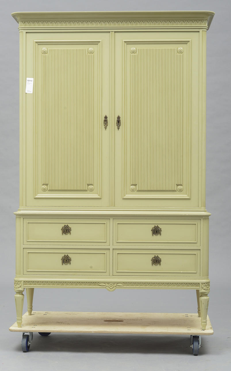 SKÅP, gustaviansk stil, 1900-tal.