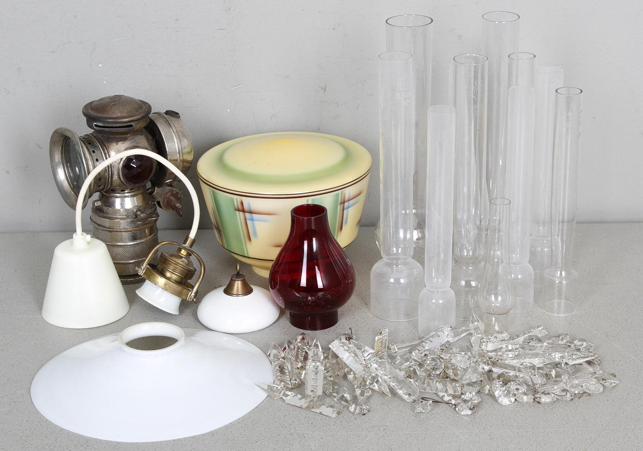 LAMPDELAR, PRISMOR samt LYKTA.