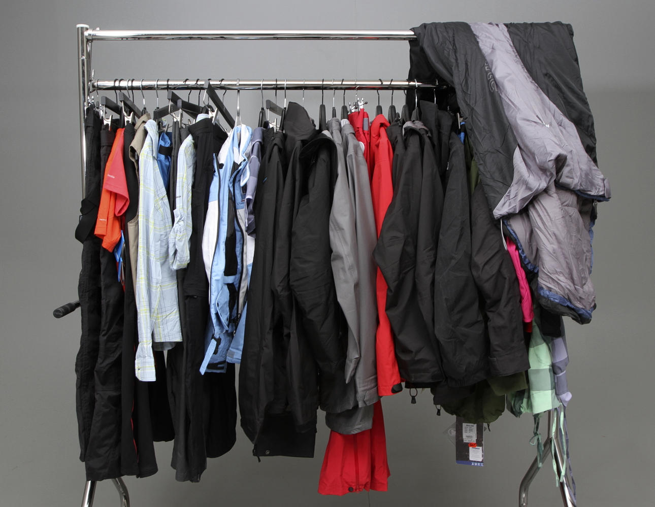 NYA KLÄDER, 35 del, dam samt herr, blad annat Bergans Norway, Houdini, Haglöfs och North Sails.