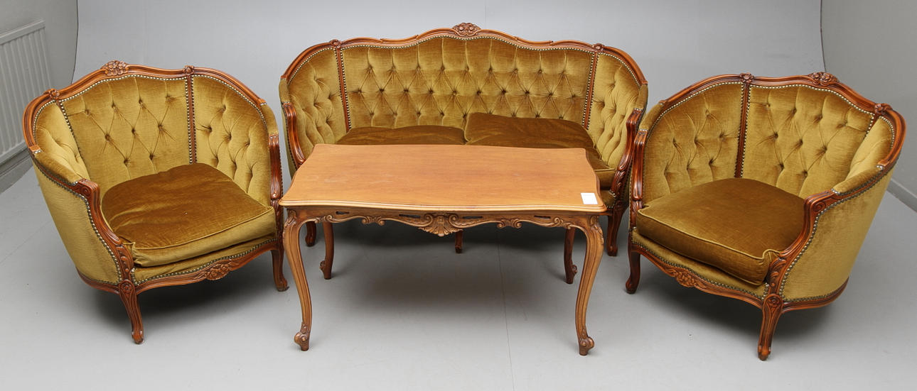 SALONGSGRUPP Rokokostil, 4 delar sent 1900-tal.