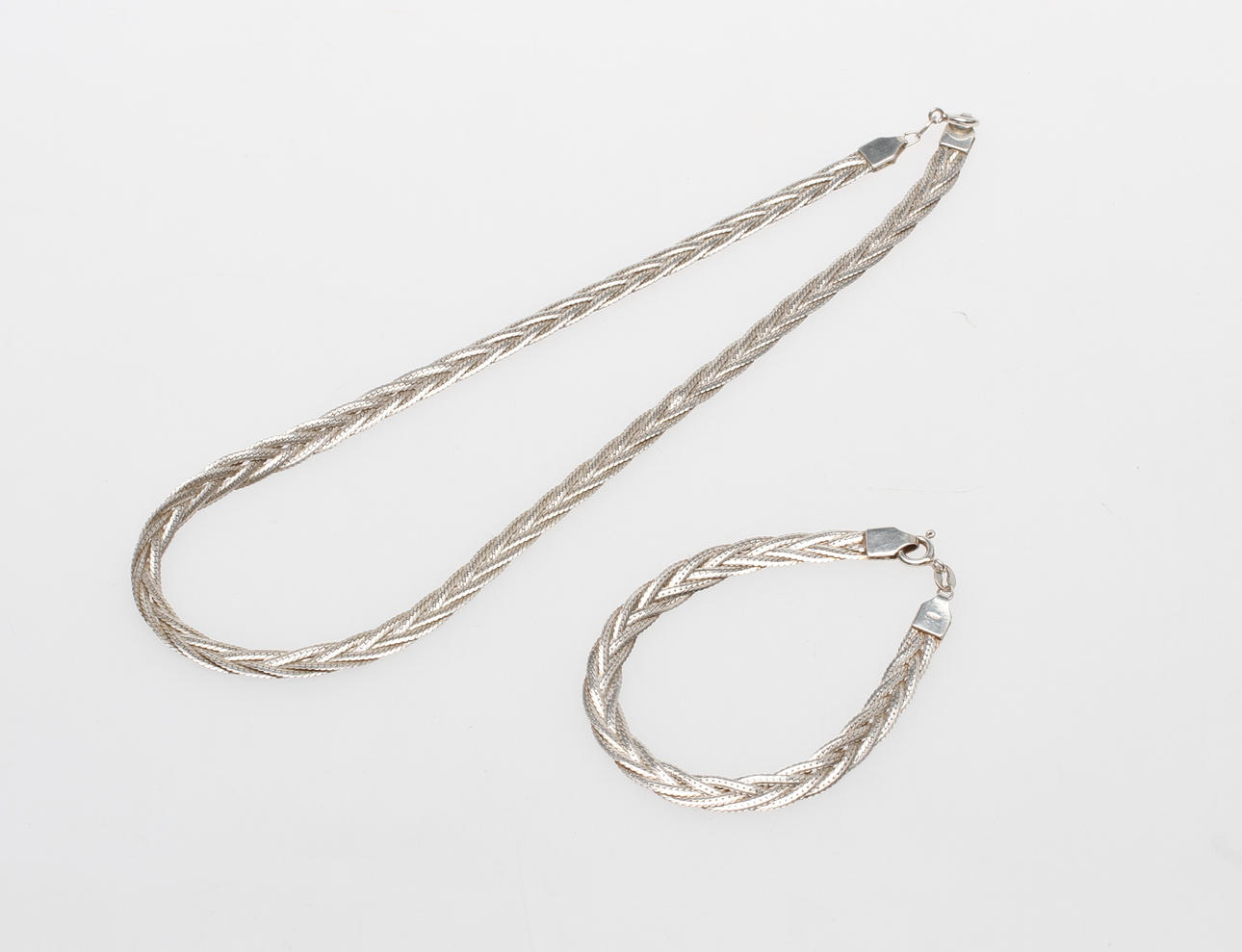 HALSBAND samt ARMBAND, silver.