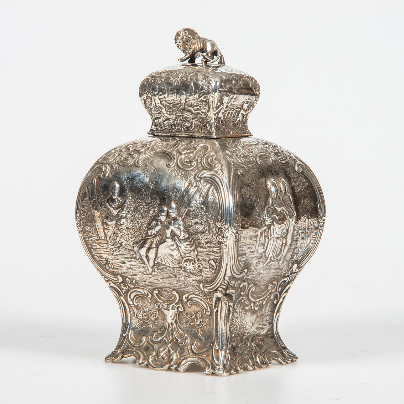 KRUKKE MED LÅG, engelsk sølv.