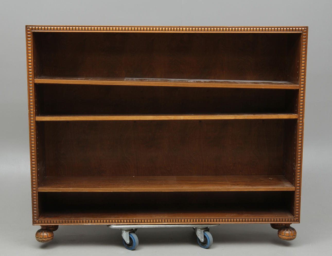 BOKHYLLA, 1900-talets första hälft.