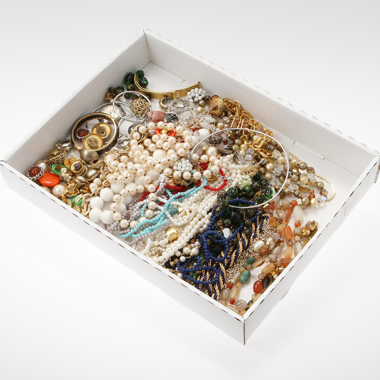 SMYCKEN, diverse bijouterier.