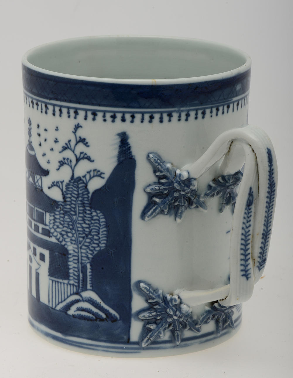 ORIENTALISKT KERAMIK, 8 delar, 1700/1800-tal.