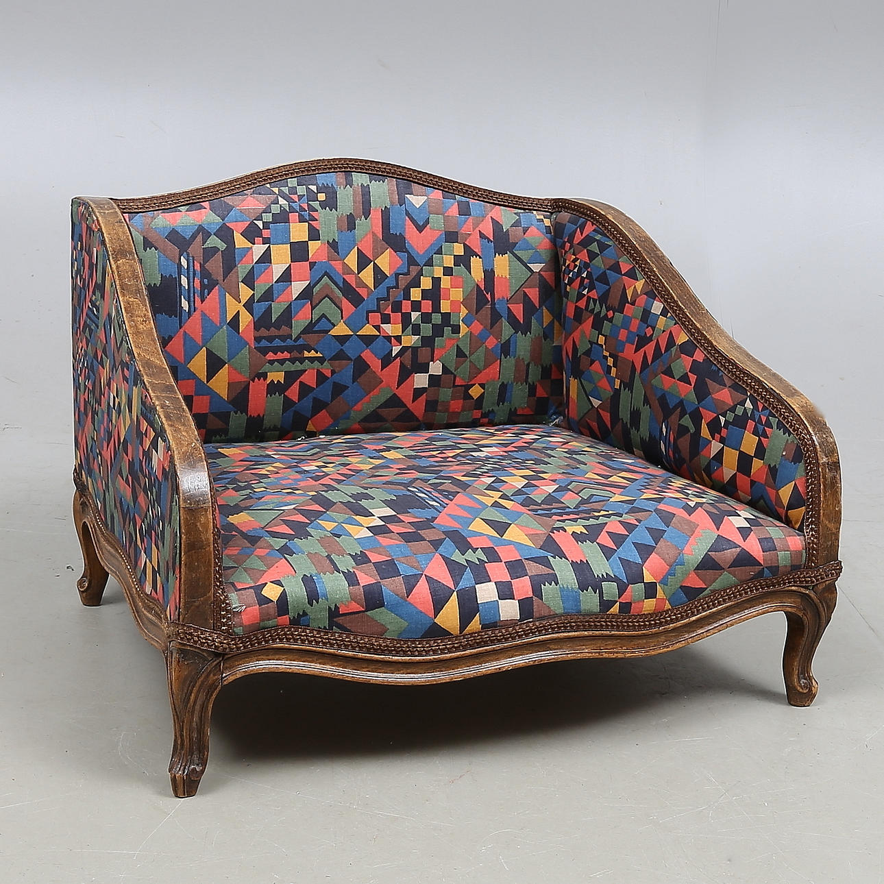 HUNDBÄDD, trä, rokokostil, 1900-tal.