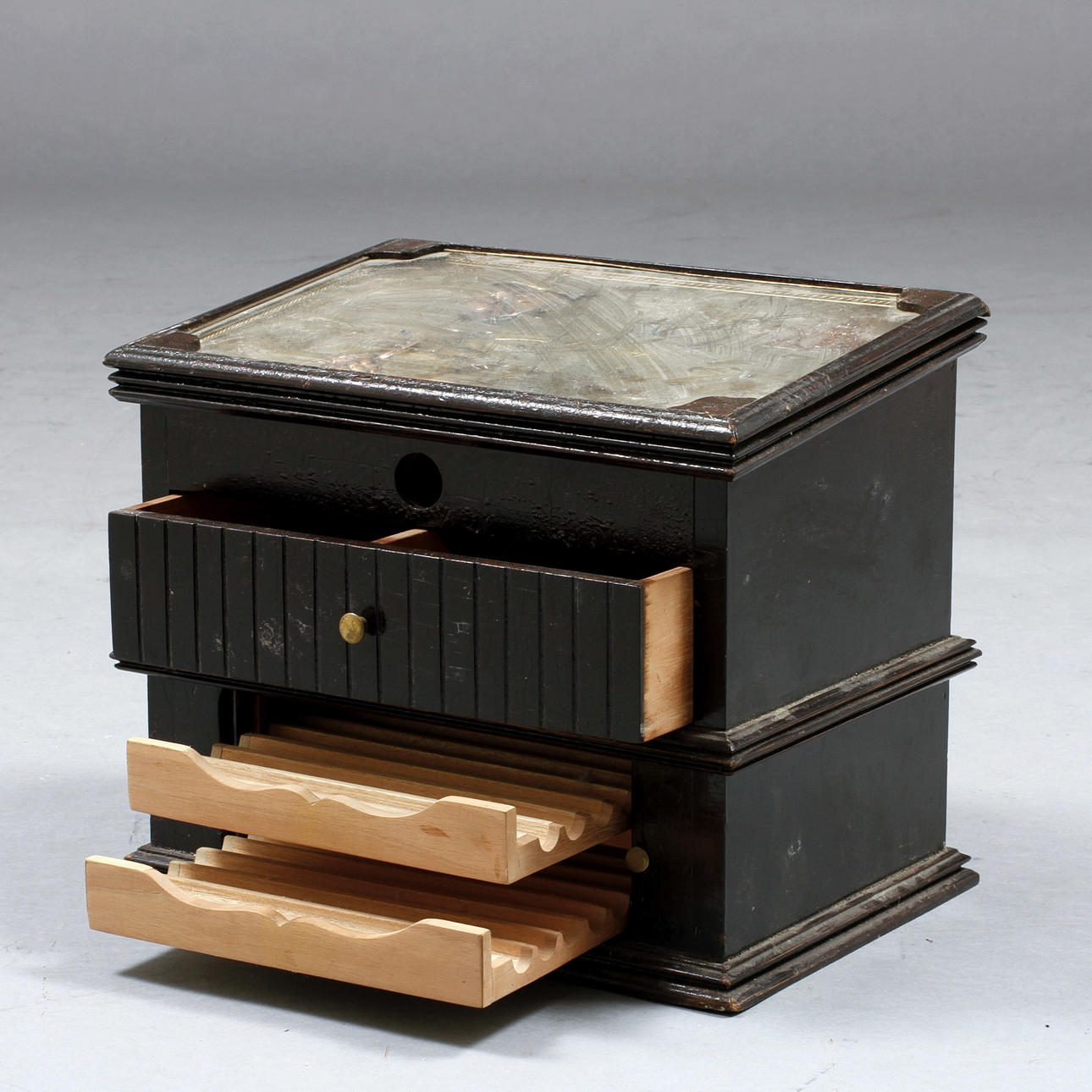 CIGARÆSKE, træ, 1900-tallet.